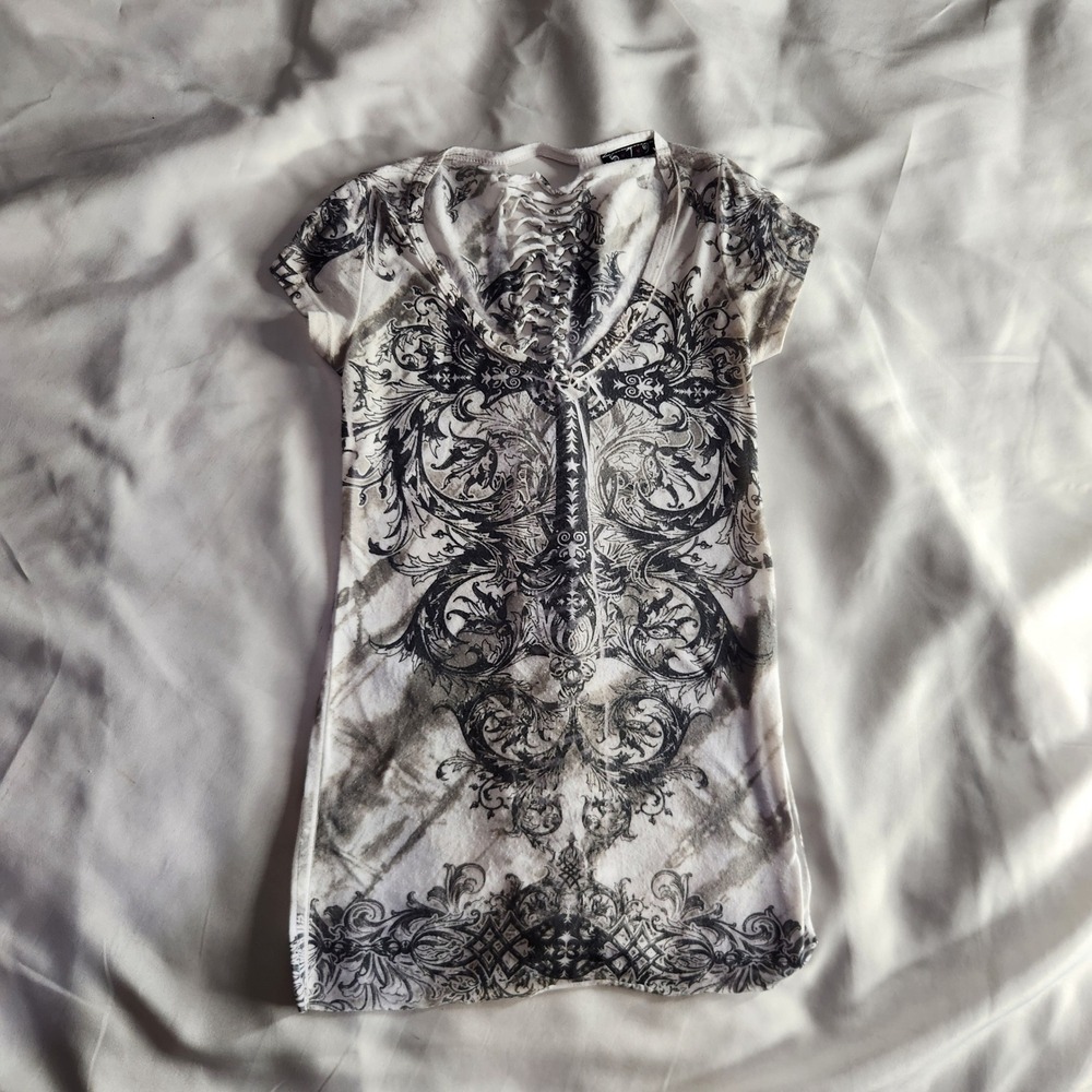 STG Embellished T-Shirt Cutout Back V-Neck Short Sleeve Top White Black S y2k